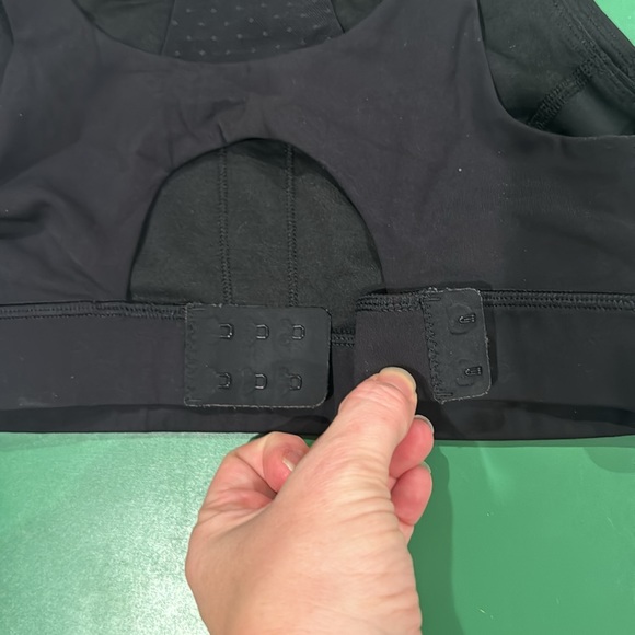 Lululemon Bra (6) - Picture 4 of 5